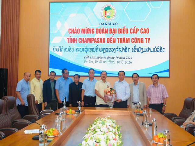 Đoàn đại biểu tỉnh Champasak thăm và làm việc tại DAKRUCO
